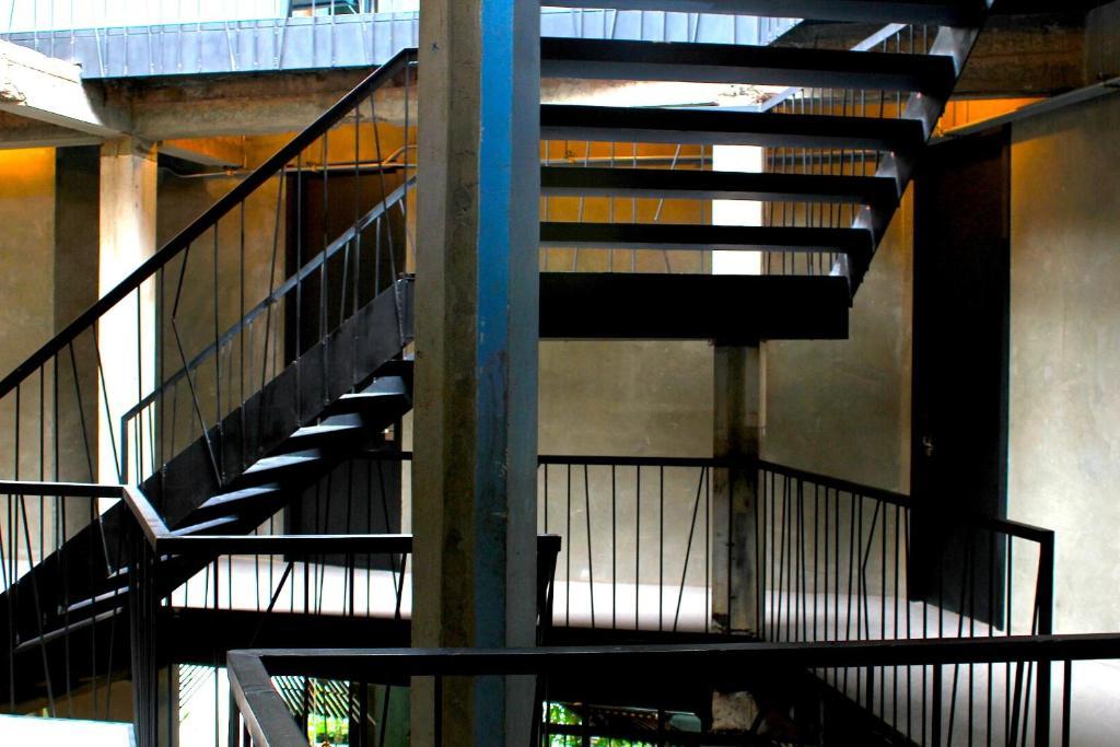 Thrive The Hostel : Patpong By The Belle Bangkok Eksteriør bilde